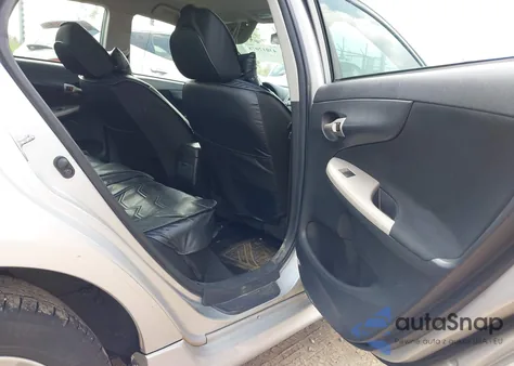 2010 Toyota Corolla S z USA, uszkodzony, nr VIN 2T1BU4EE2AC456016